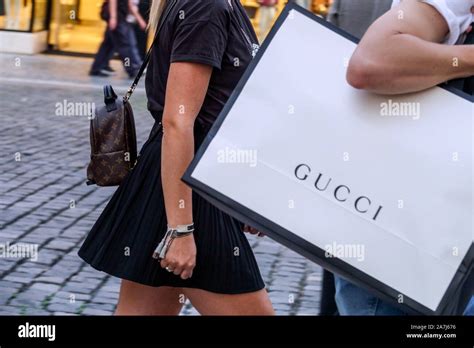 praga gucci|gucci shopping bag.